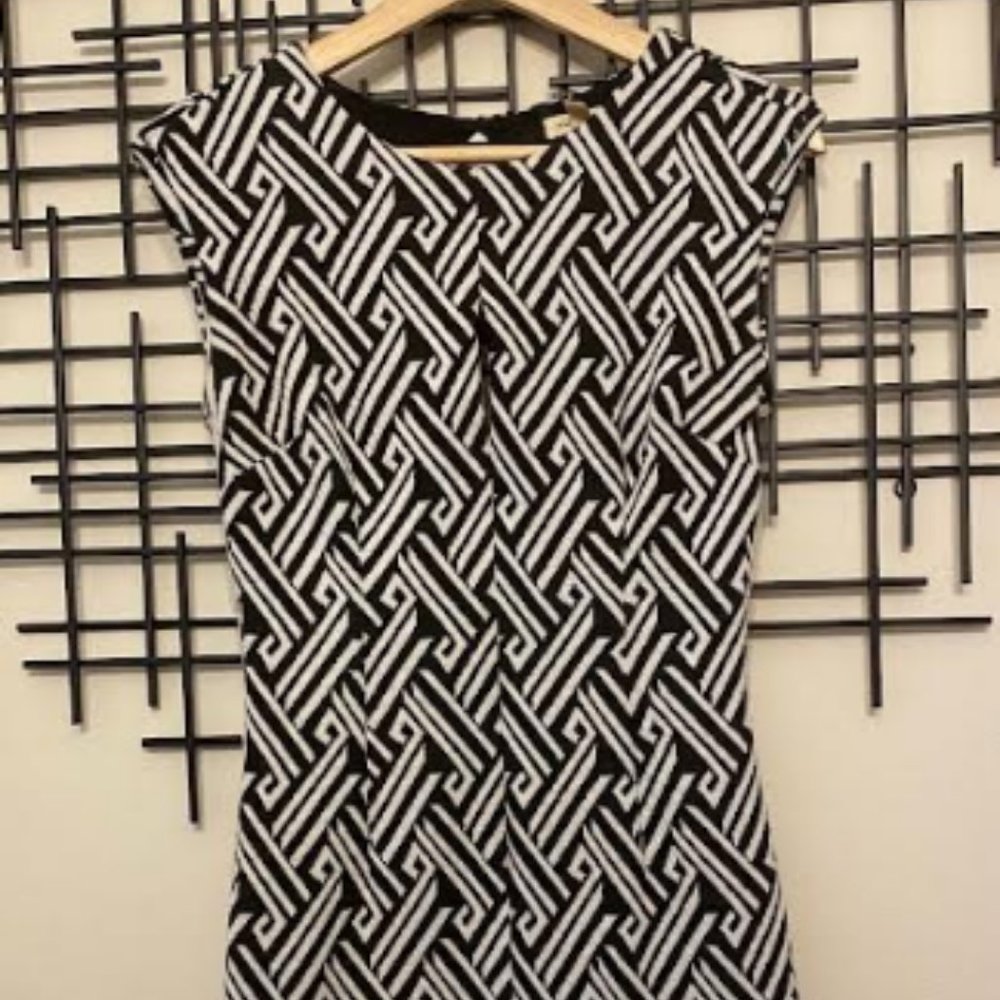 Anthropologie SILENCE + NOISE Geometric Keyhole Dress (Small)